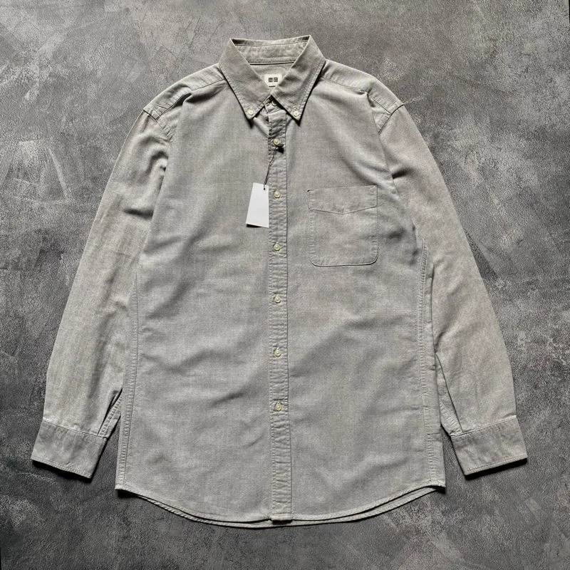 Uniqlo Minimalist Casual Casual shirt Pria silver gray photo 1