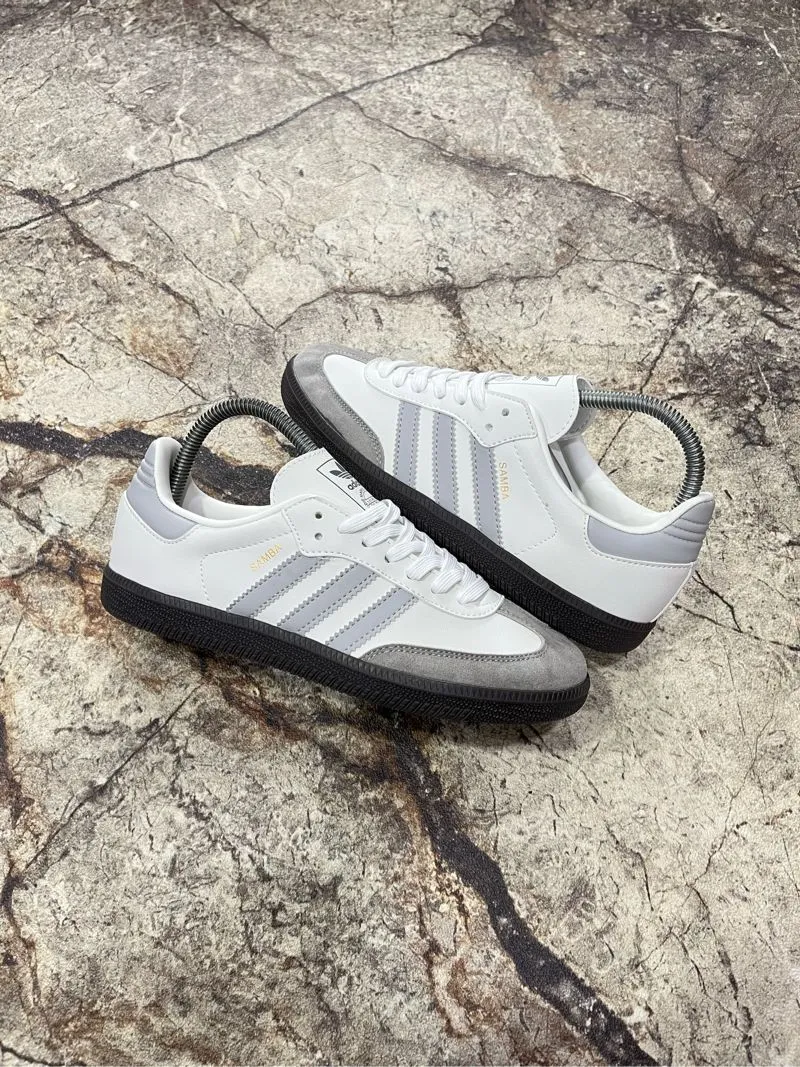 Adidas Casual Sneakers Wanita white gray photo 1