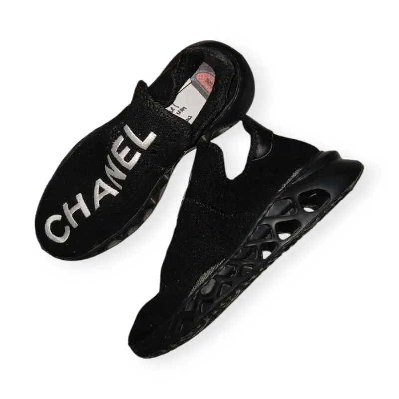 Adidas Streetwear Casual Sneakers Pria black photo 1