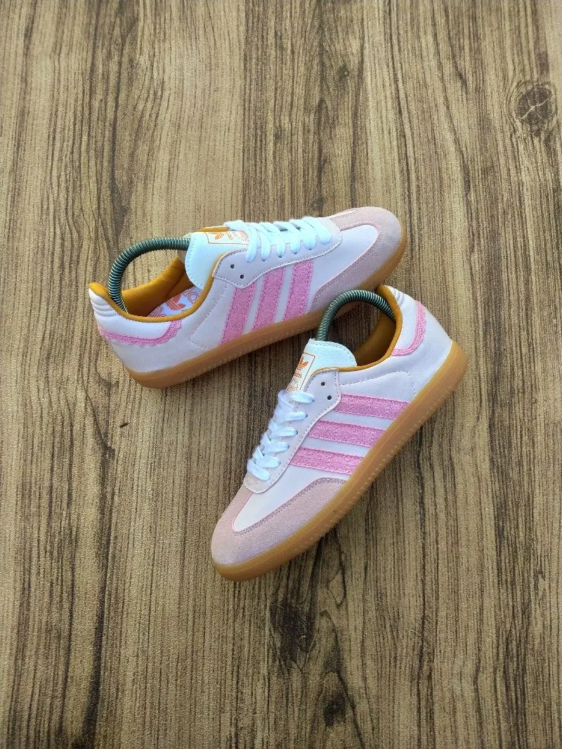 Adidas Casual Sneakers Wanita pink photo 1