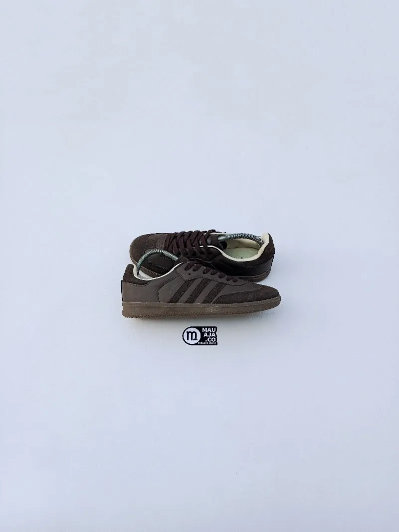 Adidas Streetwear Casual Sneakers Wanita brown photo 1
