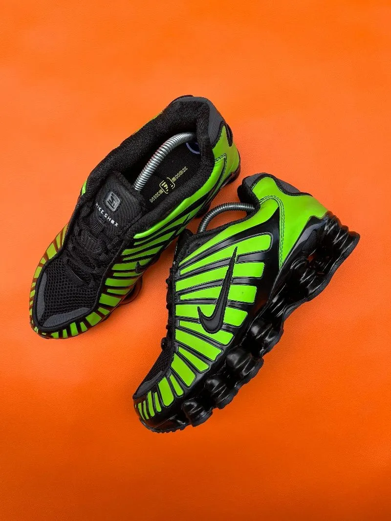 Nike Streetwear Sneakers Pria green black photo 1