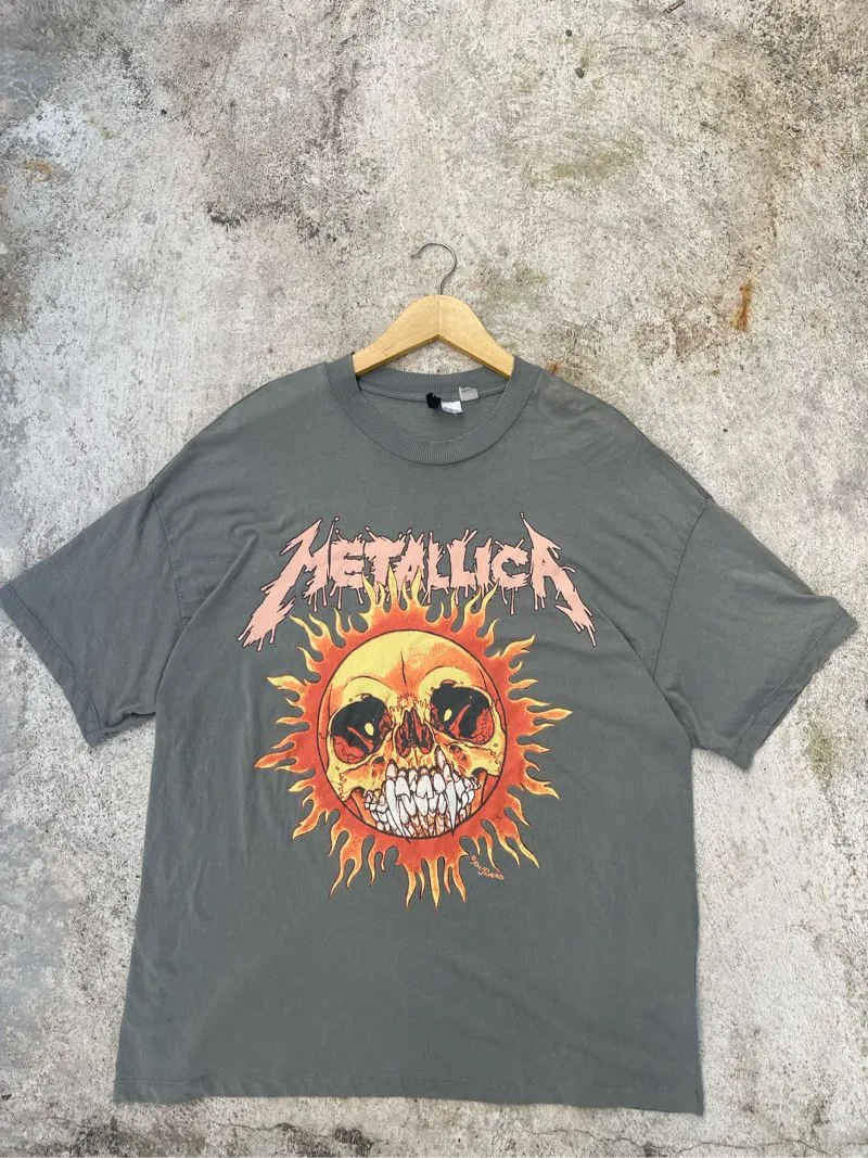 T-shirt metalica devided  oversize kondisi istimewa  photo 1