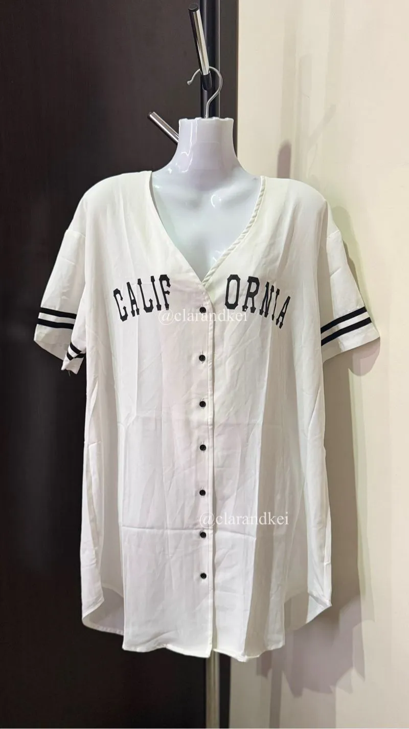 SHEIN Oversize Putih California photo 1
