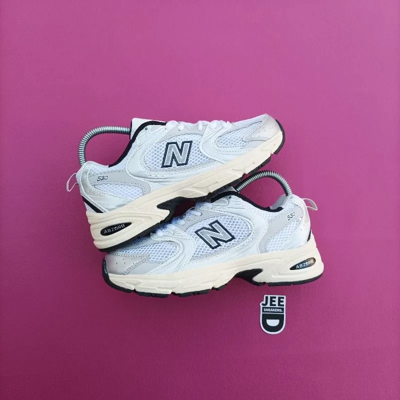 New Balance Sportswear Casual Sneakers Wanita silver white photo 1