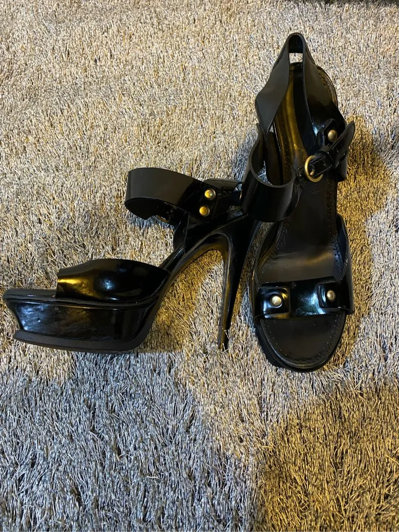 Heels Yves Saint Laurent photo 1