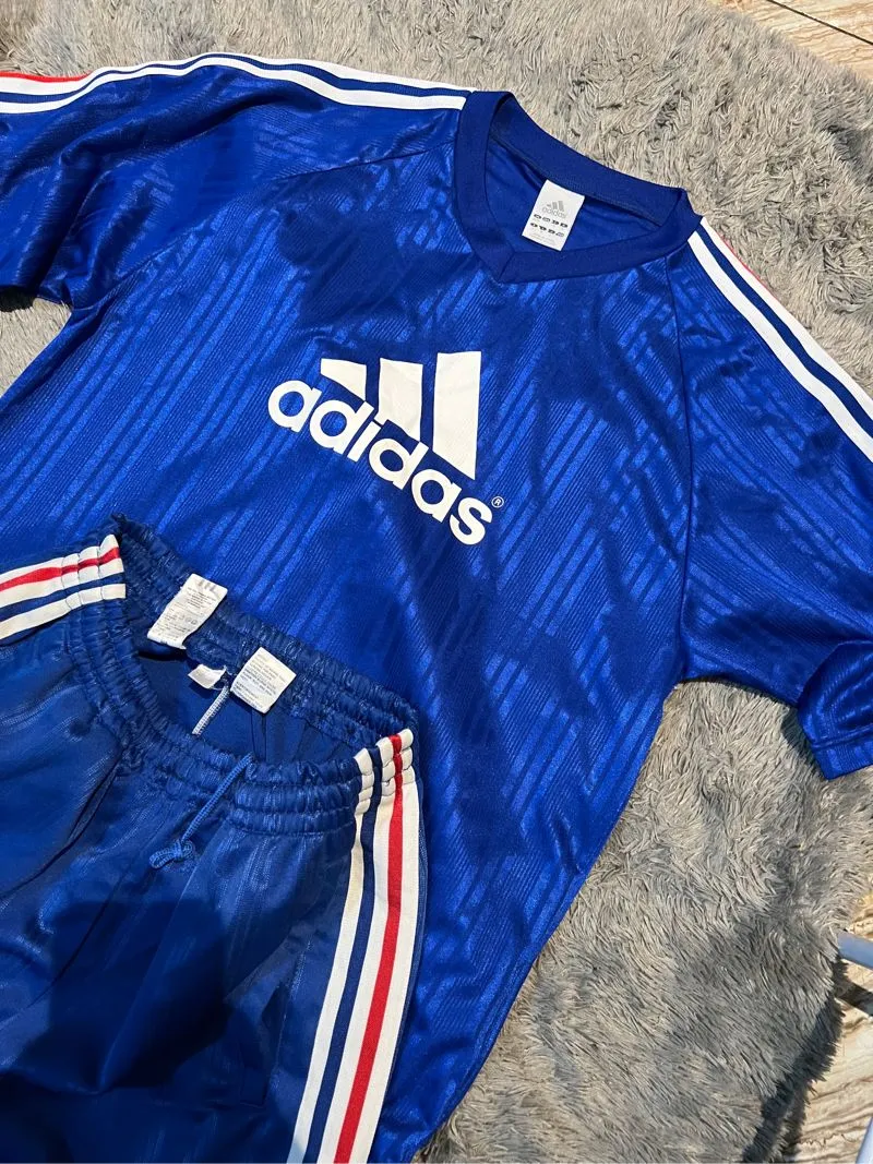 Oneset adidas  photo 1