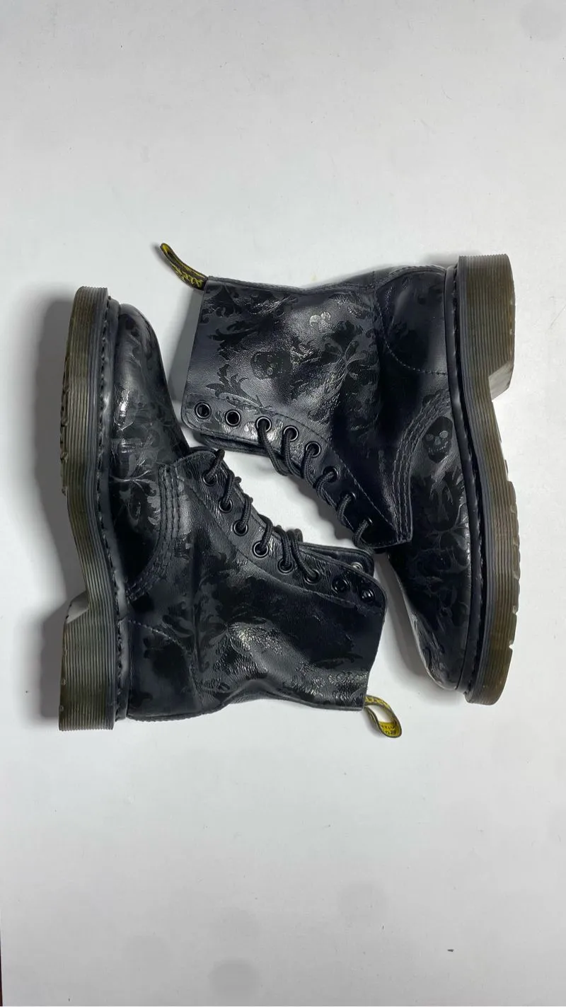 [Termurah] Hanya ada 1 DrMartens art Vintage Skulls High photo 1