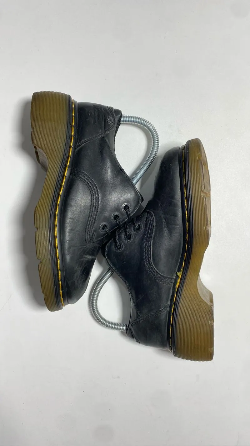 [Termurah] Hanya ada 1 Dr Martens  CHANDA Air Wair Low Black photo 1
