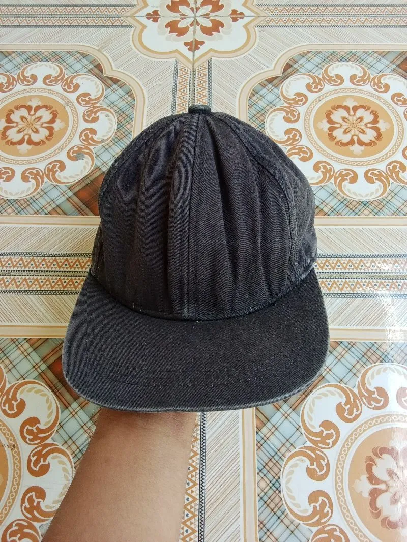 H&M Vintage Skater Hat Pria black photo 1