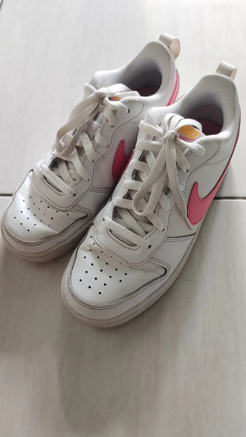 Nike Casual Sneakers Wanita white pink