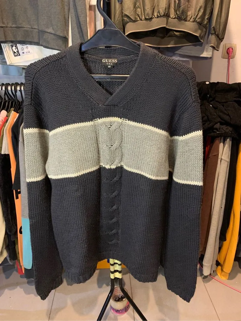 Sweater Rajut Guess photo 1
