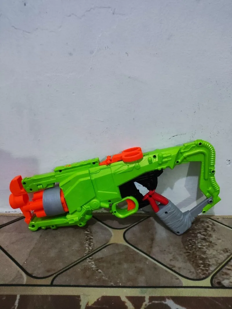 Mainan nerf green zombie preloved photo 1