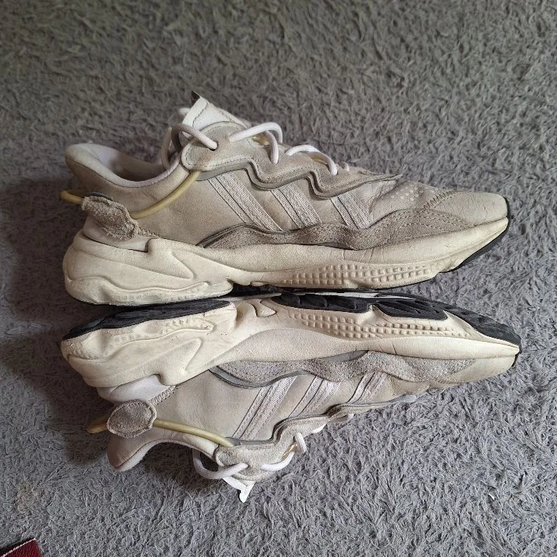 Sepatu Adidas Ozweego Size 40 25,5 cm Preloved