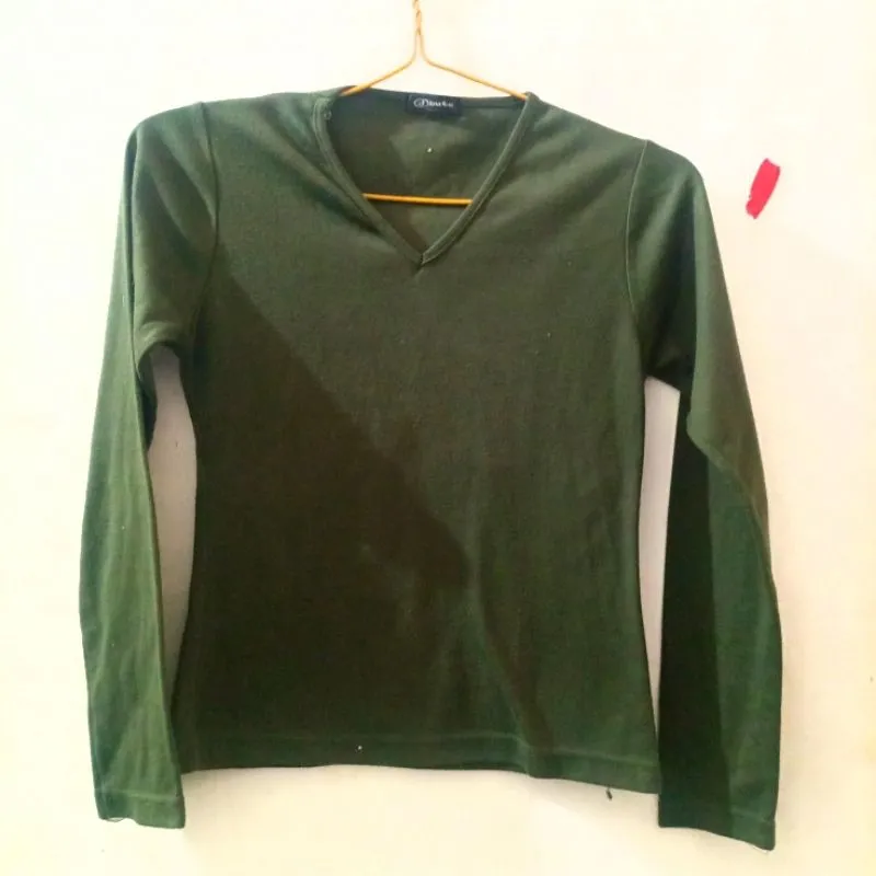 Kaos V neck photo 1