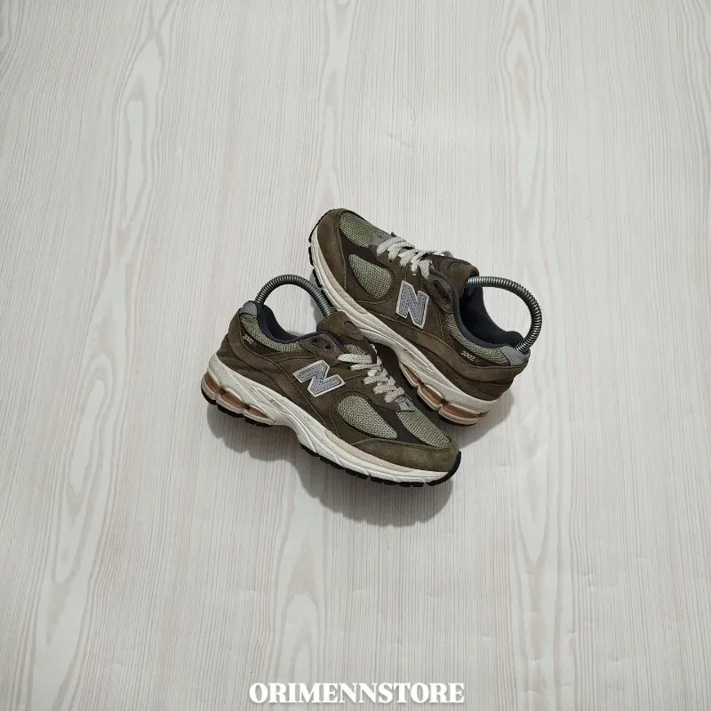 NEW BALANCE 2002R photo 1
