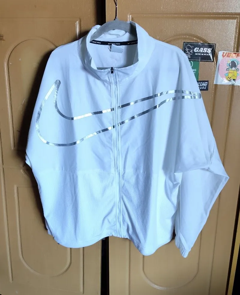 Nike Pro Jacket Big swoosh photo 1
