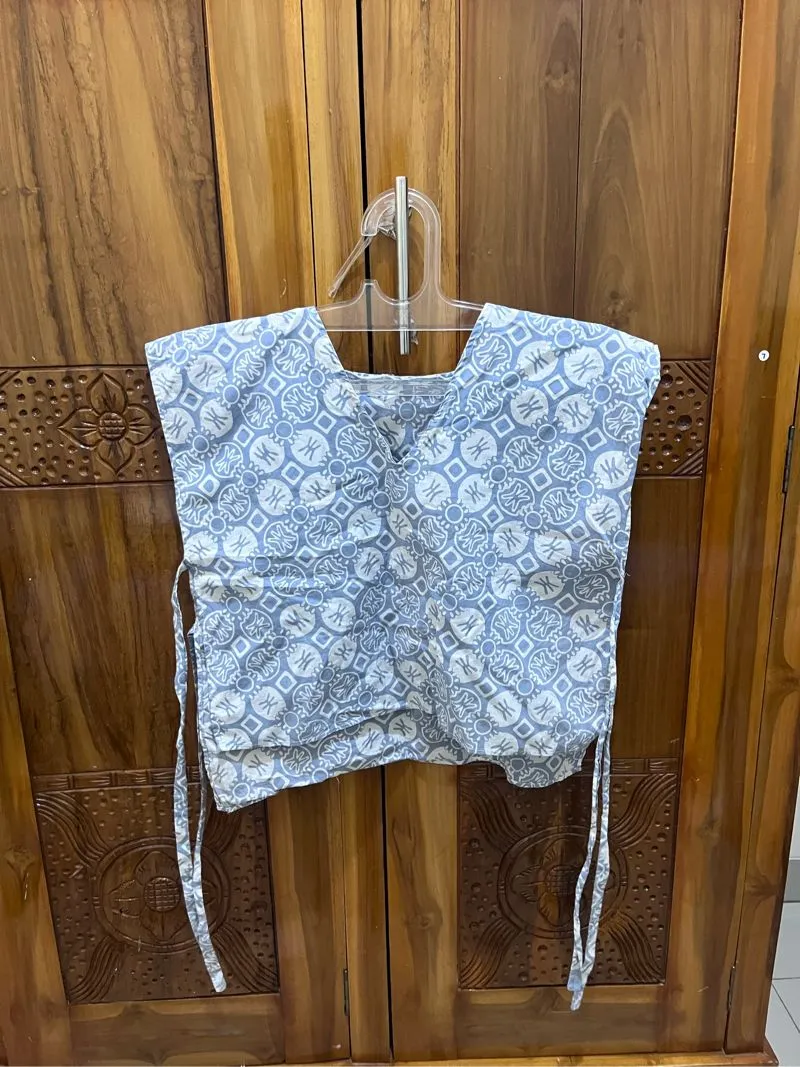 VEST BATIK photo 1