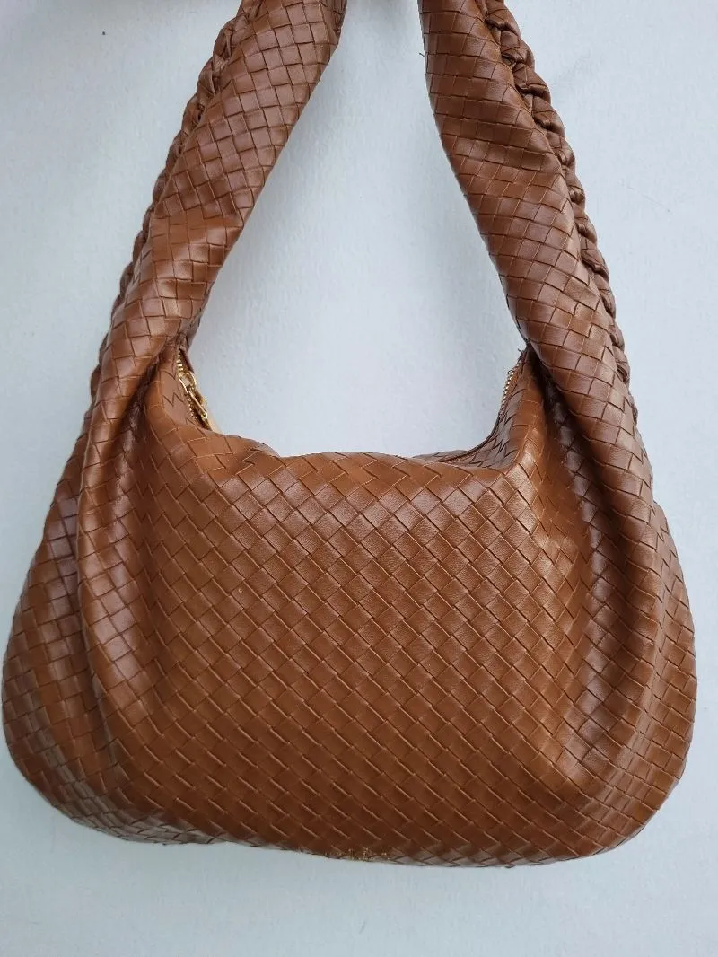 Tas model anyam kekinian photo 1