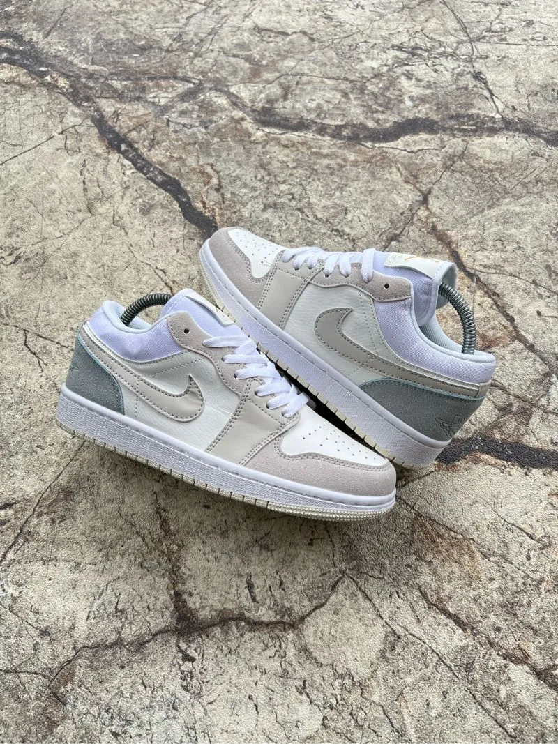 NIKE AIR JORDAN 1 LOW photo 1