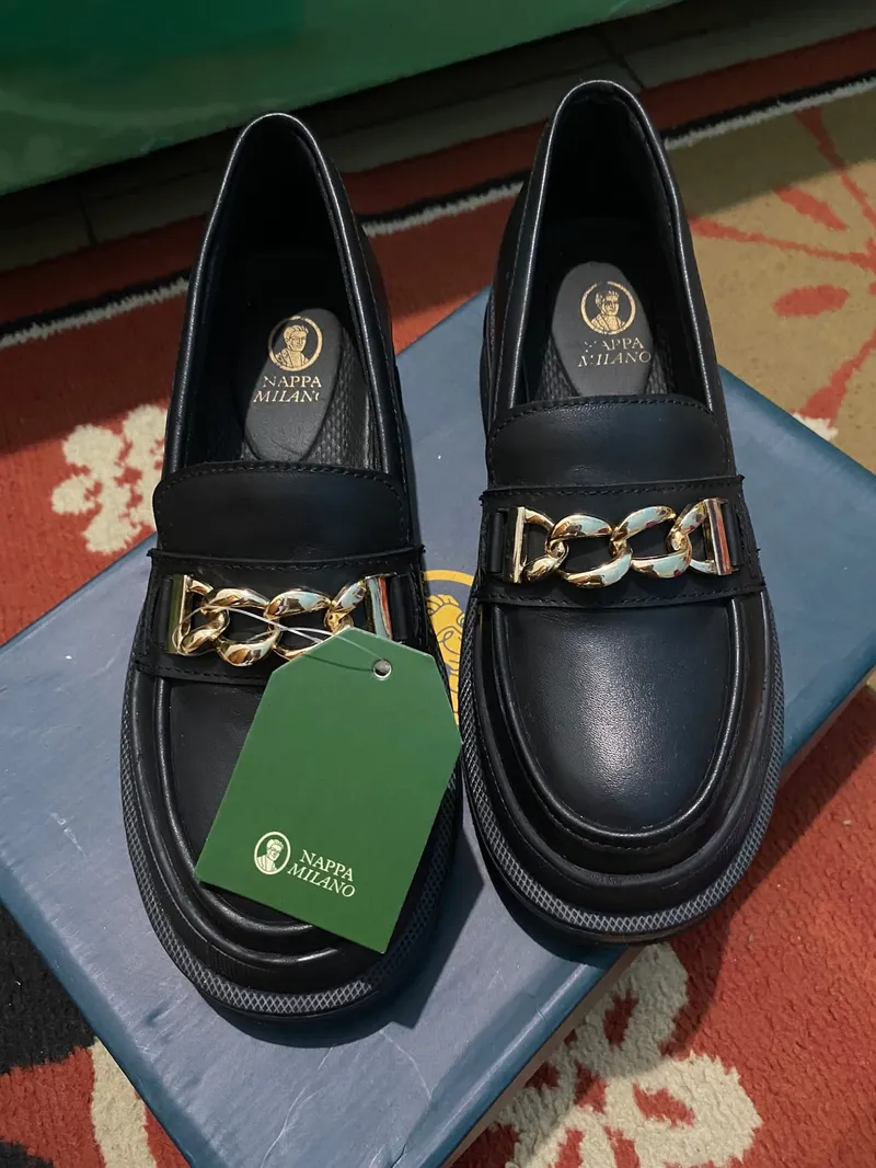 Nappa Milano Y2K Casual Loafer Wanita black Preloved
