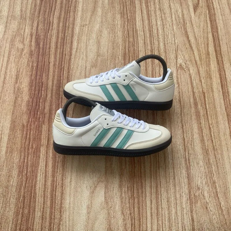 Adidas Samba photo 1