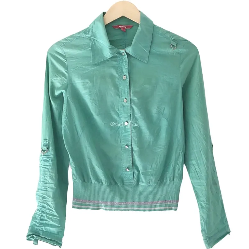 Minimalist Casual Shirt Wanita green photo 1