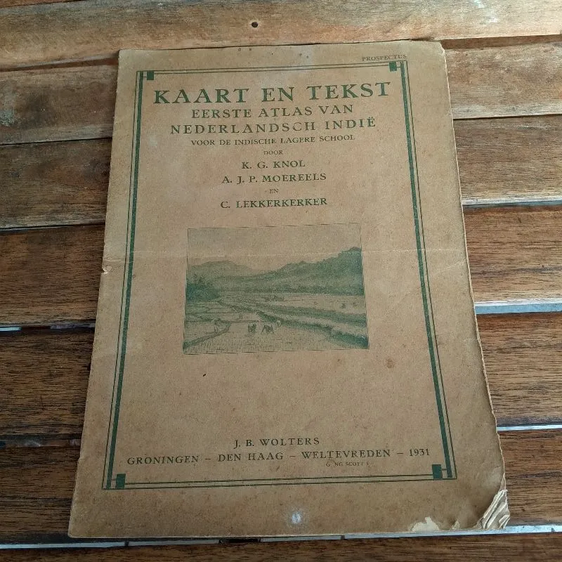 Kaart en Tekst Eerste Atlas van Nederlandsc 1931 photo 1