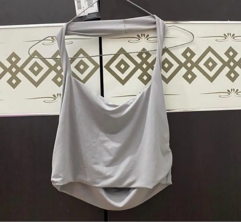 HALTER TOP photo 1