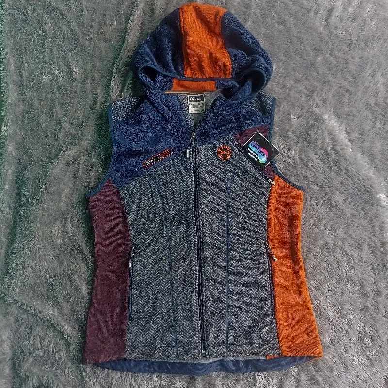 The Red Face Vest Hoodie Outdoor Clasico photo 1