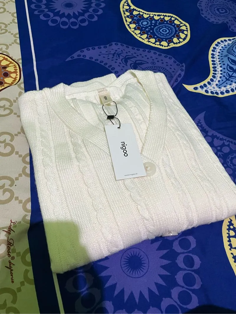 Cardigan photo 1