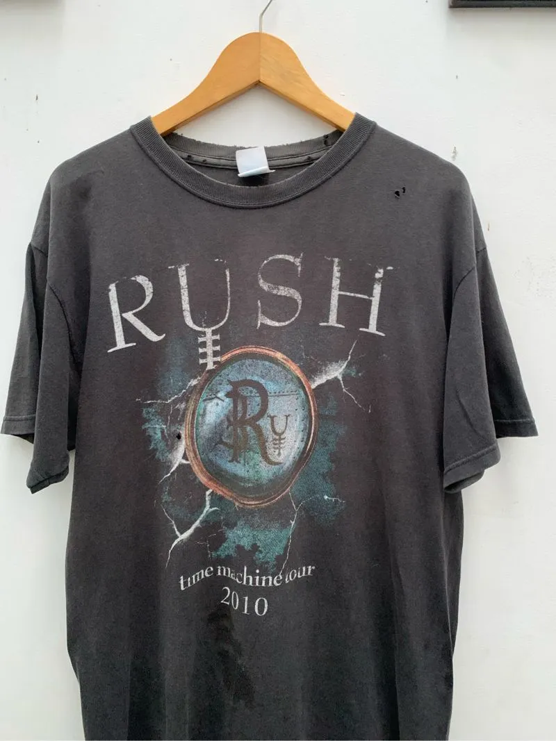 RUSH  photo 1