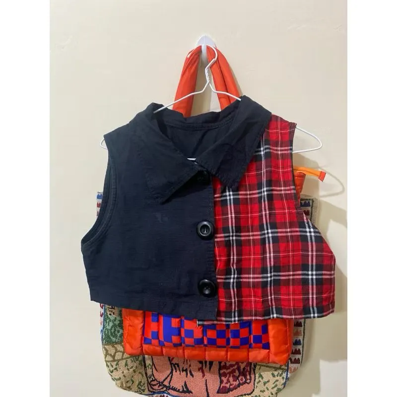 CROP VEST photo 1