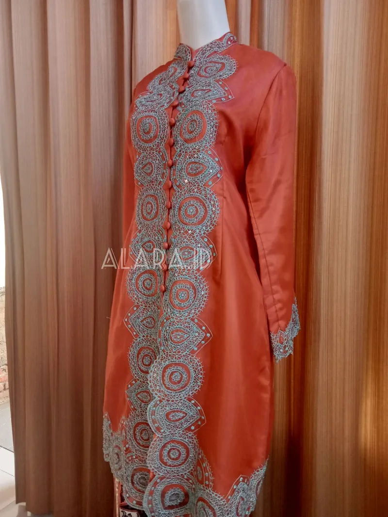Old style of kebaya that your photo 1