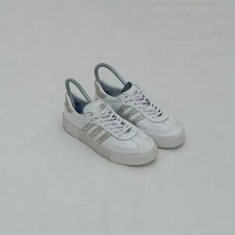 Adidas Streetwear Casual Sneakers Wanita white photo 1