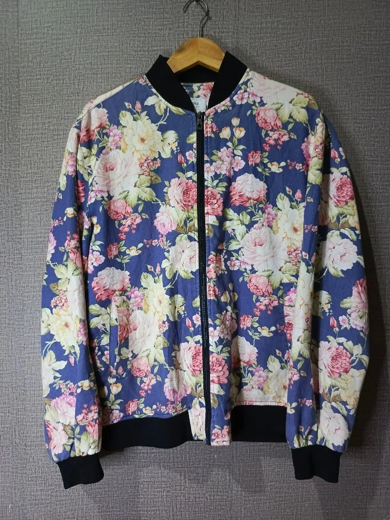 Bershka flowers bomber jacket photo 1