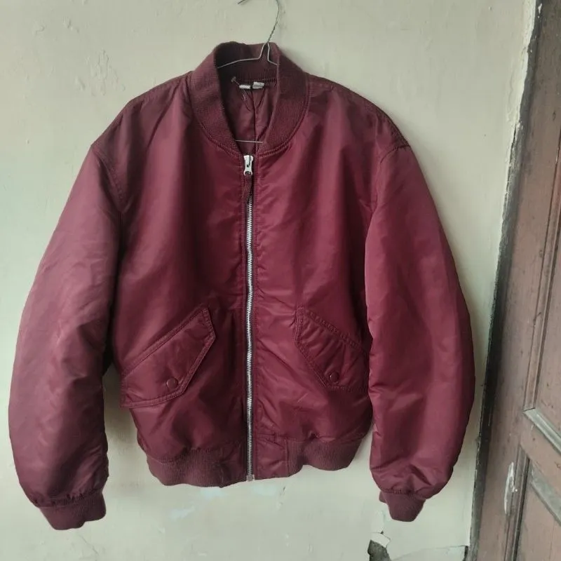 Jaket Uniqlo U Bomber Maroon Original photo 1