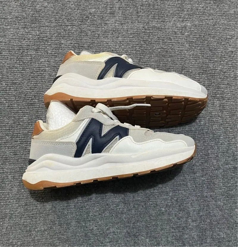 Sportswear Casual Sneakers Wanita white gray photo 1