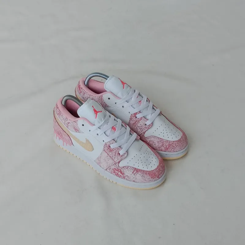 Nike Air Jordan Streetwear Casual Sneakers Wanita pink photo 1