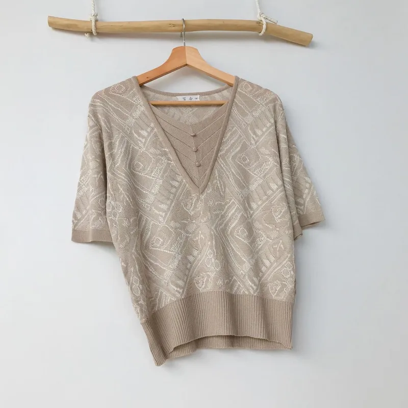 Japanese brand Avant Garde Casual Blouse Wanita white tan photo 1