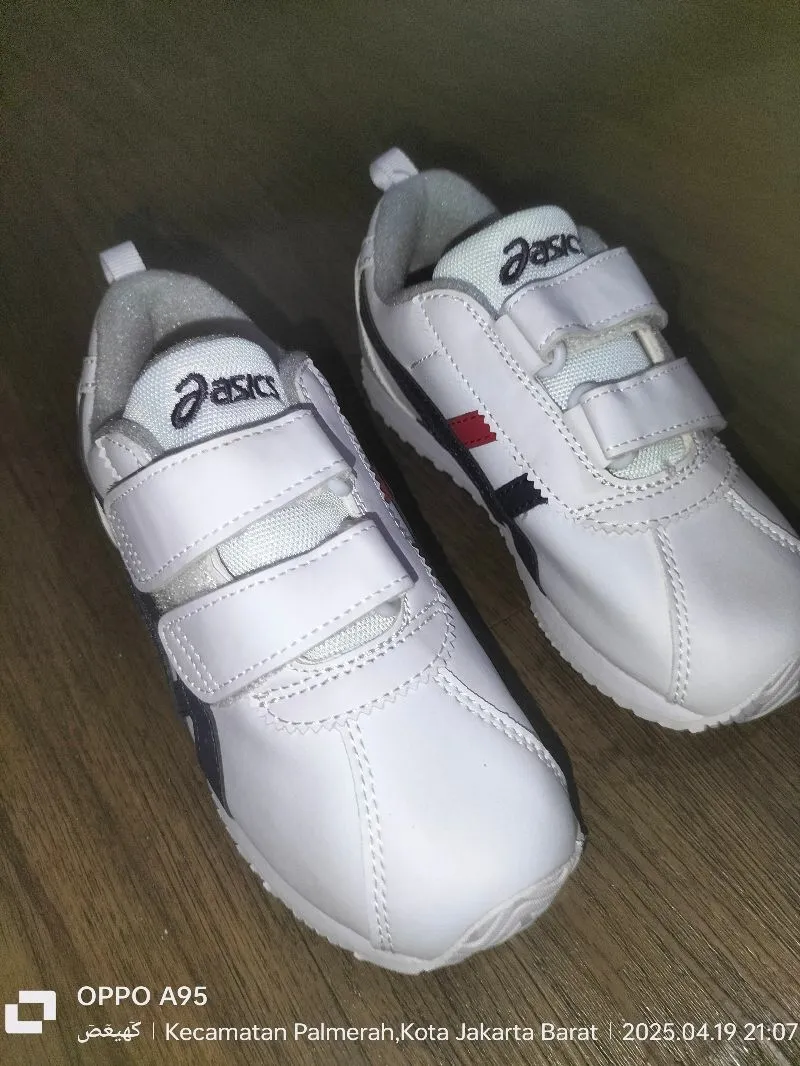 Sepatu Anak Brand ASICS photo 1