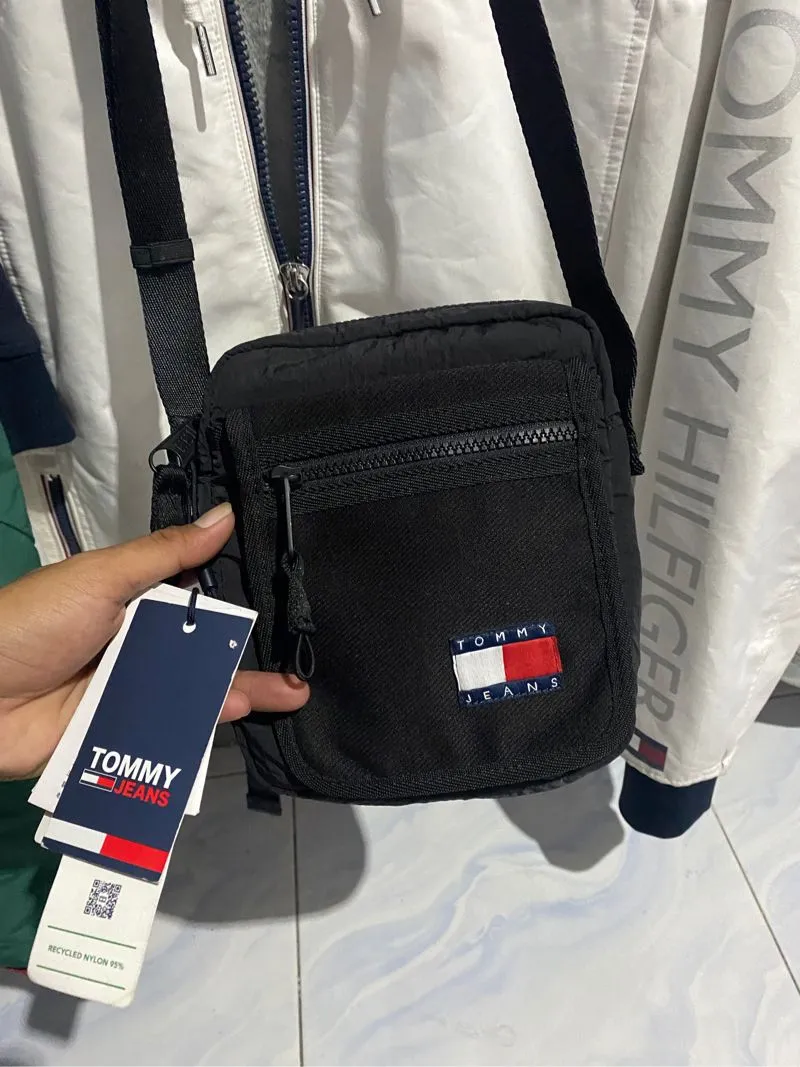 Sling bag tommy  photo 1