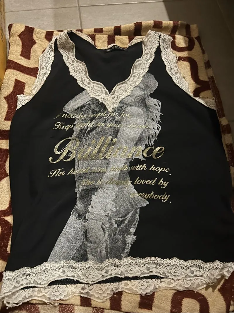 Y2K sleeveless photo 1