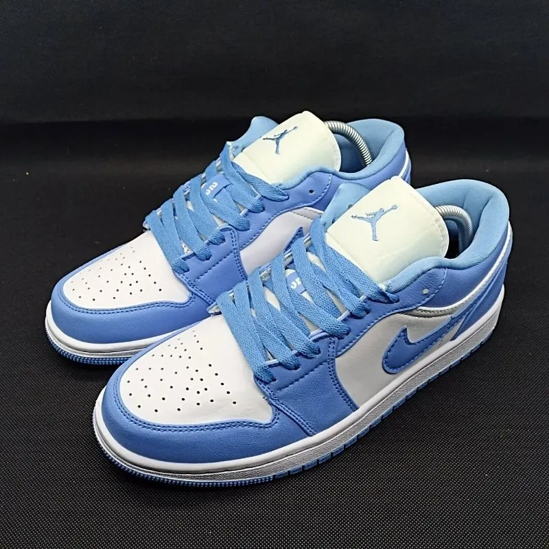 Nike Air jordan Low UNC photo 1