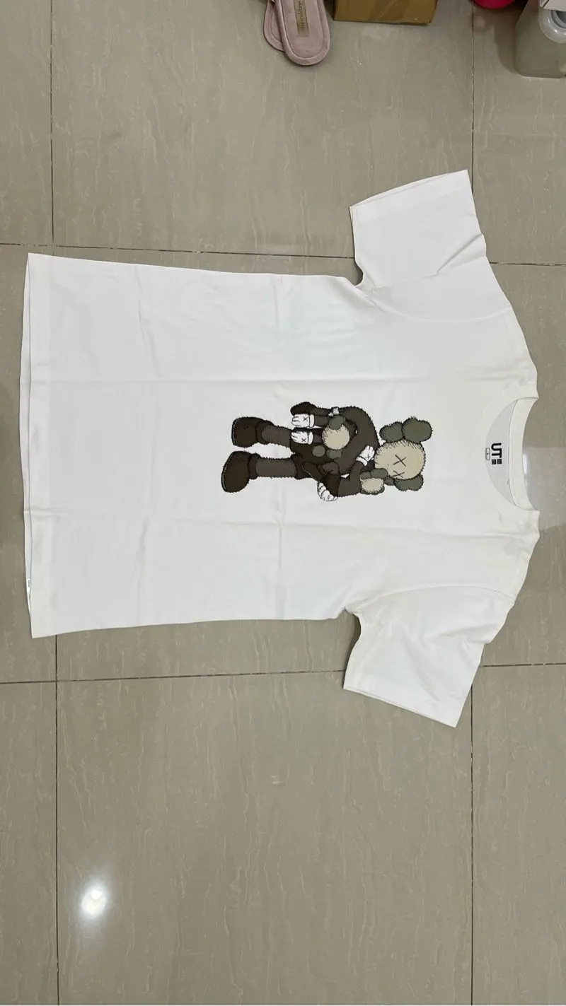 Uniqlo kaws photo 1