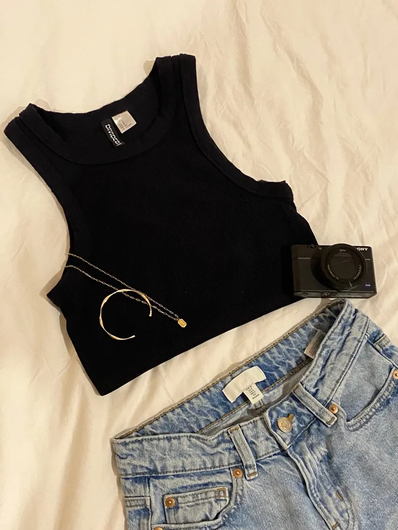 H&M Minimalist Casual Cami top Wanita black photo 1