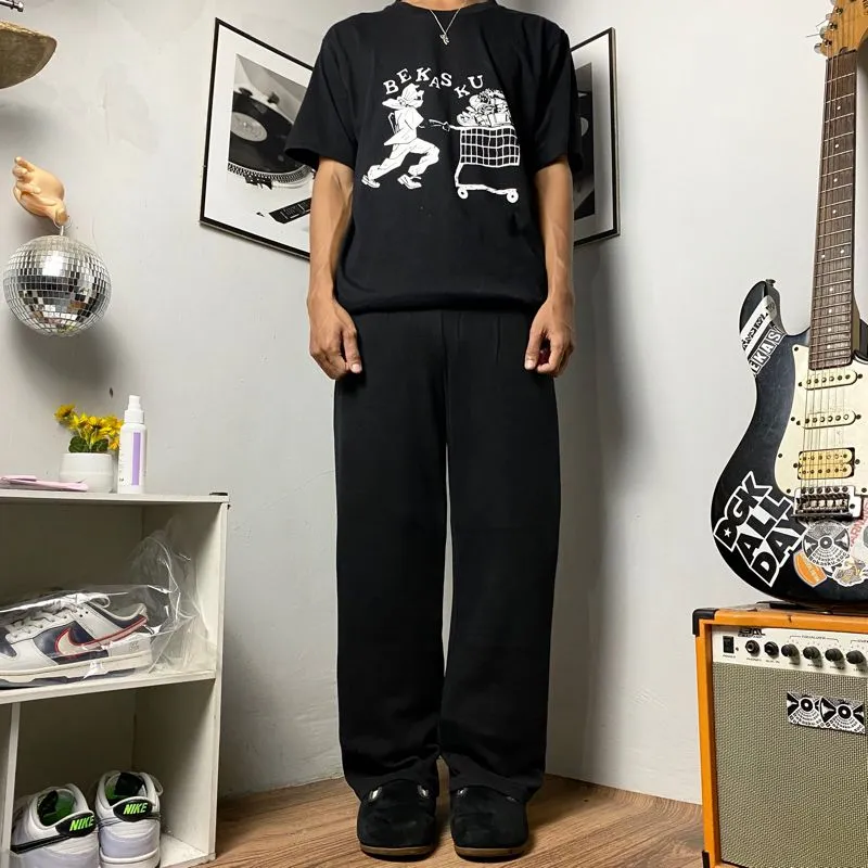 baggy sweatpants photo 1