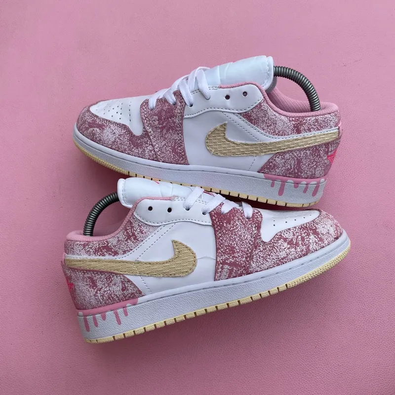 Nike Air Jordan Indie Casual Sneakers Wanita white pink