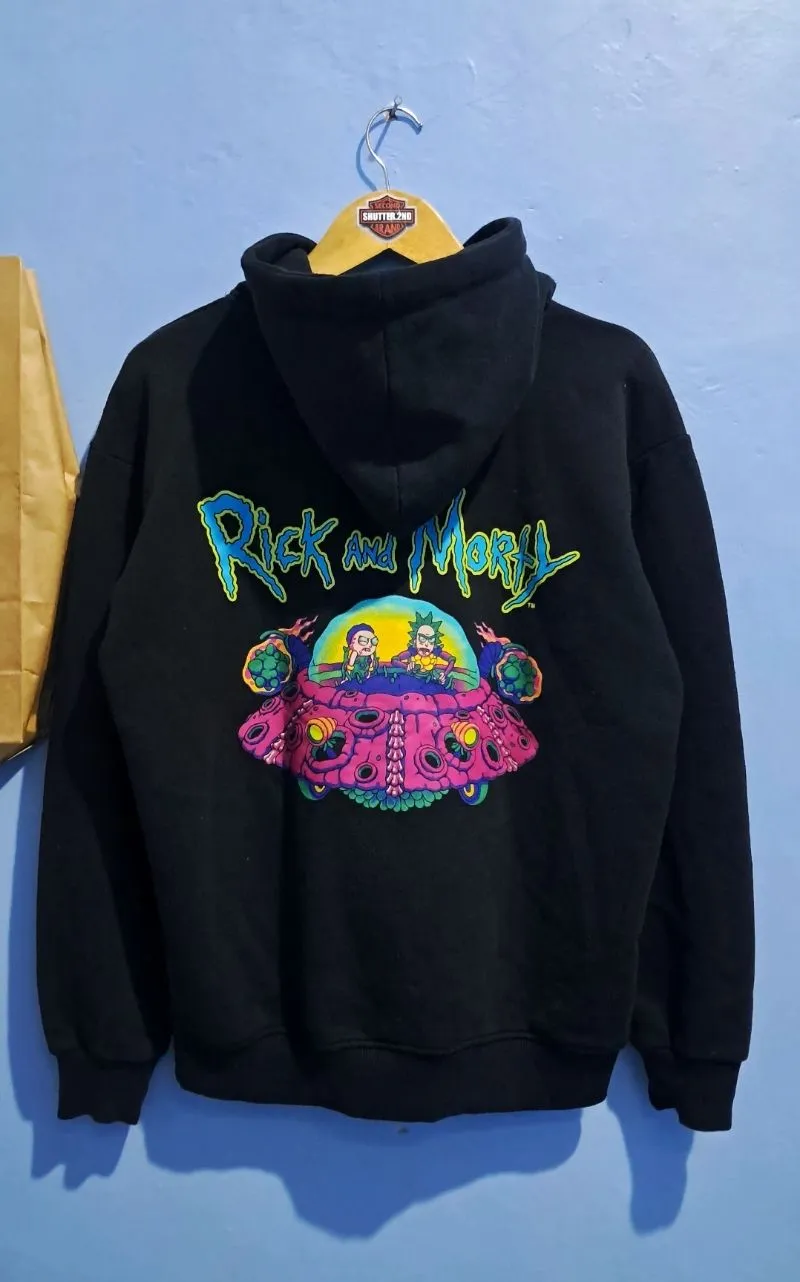 Pull&bear x Rick n Morty photo 1