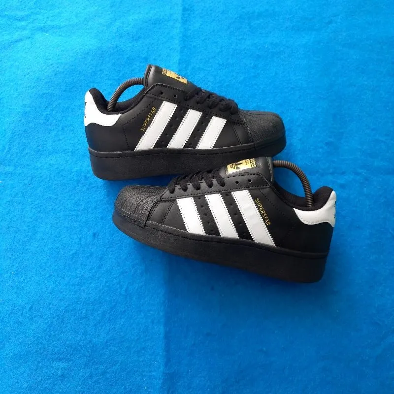 Adidaa supersstar photo 1